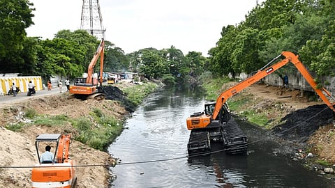மத்திய பக்கிங்ஹாம் கால்வாயில் புனரமைக்கும் பணி தொடக்கம்.