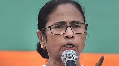 மம்தா பானா்ஜி