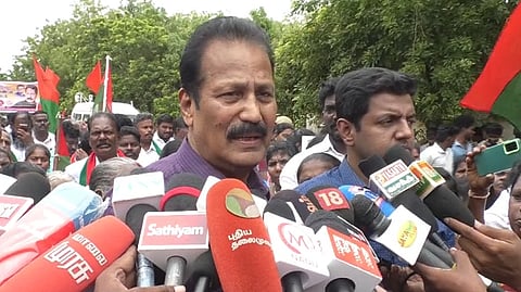 புதிய தமிழகம் கட்சித் தலைவா் கே. கிருஷ்ணசாமி