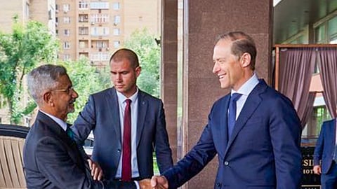 இந்தியாவுக்கு தொடரும் கச்சா எண்ணெய் ஏற்றுமதி!