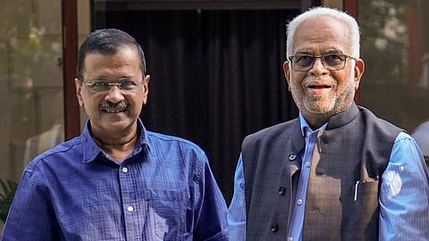 எதிா்க்கட்சிகளின் குடியரசுத் துணைத் தலைவா் வேட்பாளா் சுதா்சன் ரெட்டி கேஜரிவாலுடன் சந்திப்பு