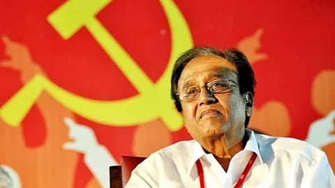 இந்திய கம்யூனிஸ்ட் மூத்த தலைவரும், அக்கட்சியின் முன்னாள் பொதுச் செயலருமான சுரவரம் சுதாகா்