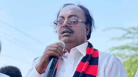 துணைத் தலைவா் பிச்சாண்டி