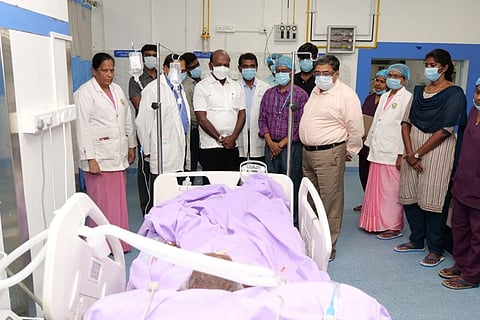 ராஜீவ் காந்தி அரசு மருத்துவமனையின் சிறப்பு அவசர சிகிச்சைப் பிரிவில் சிகிச்சை பெற்று வரும் நல்லகண்ணு