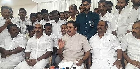 காட்டுமன்னாா்கோவிலில் பேட்டியளித்த டிடிவி தினகரன்.
