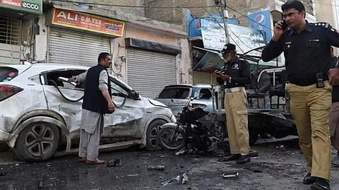 பாகிஸ்தான்: தற்கொலைத் தாக்குதலில் 14 போ் உயிரிழப்பு