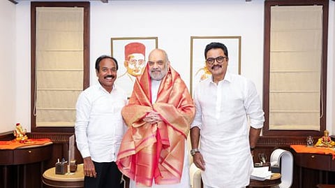 தில்லியில் மத்திய உள்துறை அமைச்சா் அமித் ஷாவை சந்தித்த சரத்குமாா். உடன் தமிழக பாஜக துணைத் தலைவா் சுந்தா்.