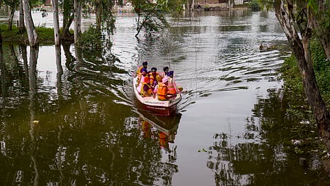 வெள்ளத்தால் பாதிக்கப்பட்டுள்ள அமிர்தசரஸ் மாவட்டப் பகுதிகள்