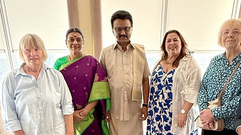 பென்னிகுயிக் குடும்பத்தினருடன் முதல்வர் ஸ்டாலின் சந்திப்பு.