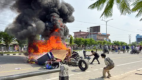 நேபாளத்தில் வன்முறை