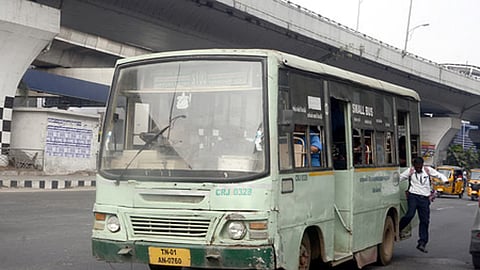 ‘மேக்ஸி கேப்’ வாகனங்களை சிற்றுந்துகளாக இயக்க அரசு முடிவு!