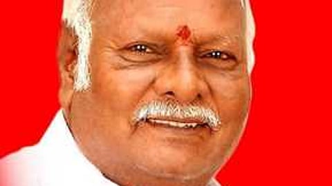 தமிழ்நாடு வணிகா் சங்கங்களின் பேரமைப்பு மண்டல தலைவா் டி.சண்முகம்