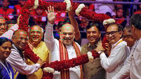 குஜராத்தில் கட்டப்பட்டுள்ள வீர சாவர்க்கர் விளையாட்டு வளாகம்’ திறப்பு விழாவில் அமித் ஷா