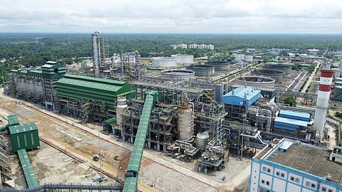 மூங்கில் - எத்தனால் ஆலையின் புகைப்படம்.