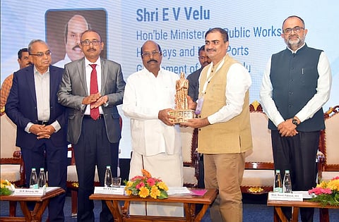 கடல்வழி வணிகத்தை ஊக்குவிக்க வேண்டியது தலையாய கடமை: அமைச்சர் எ.வ.வேலு