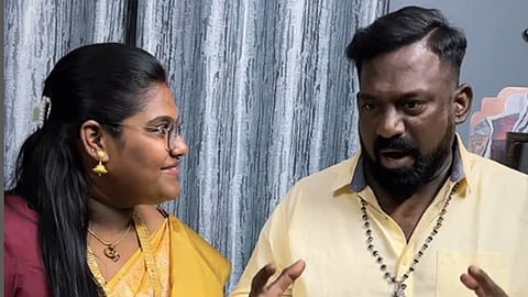 ரோபோ சங்கருடன் மகள் இந்திரஜா.