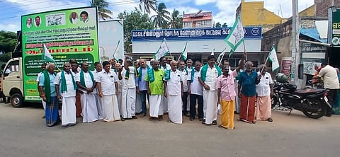 Farmers' organizations protest in Chinnamanur