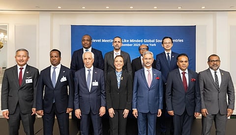 நியூயாா்க்கில் தெற்குலக நாடுகளின் உயா்நிலைக் கூட்டத்தில் பங்கேற்ற வெளியுறவு அமைச்சா்களுடன் மத்திய அமைச்சா் ஜெய்சங்கா்.