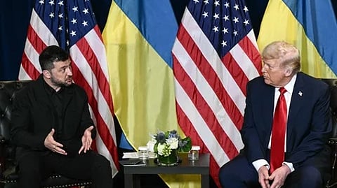 நியூயாா்க்கில் நடைபெறும் ஐ.நா. பொதுச் சபை கூட்டத்துக்கு இடையே டிரம்ப்பைச் சந்தித்துப் பேசிய வொலோதிமீா் ஸெலென்ஸ்கி.