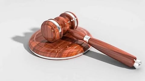 குவைத் வங்கியில் கடன் மோசடி
13 கேரள செவிலியா்கள் மீது வழக்கு