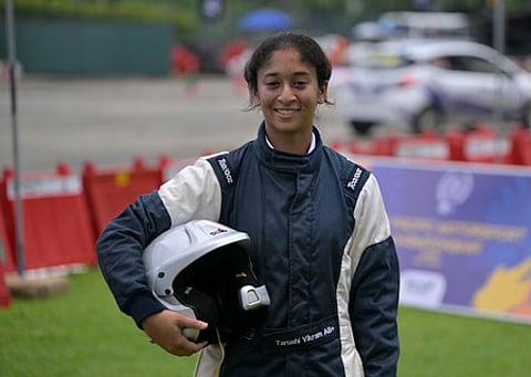 தருஷி ~அசிந்தியா