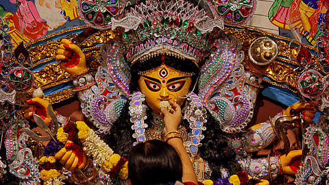 வங்கதேசத்தில் தொடங்கியது துா்கா பூஜை திருவிழா! 2 லட்சம் வீரா்கள் பாதுகாப்பு!