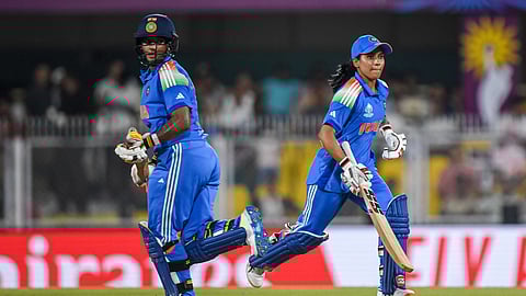 இந்திய வீராங்கனைகள் தீப்தி சர்மா மற்றும் அமன்ஜோத் கௌர்