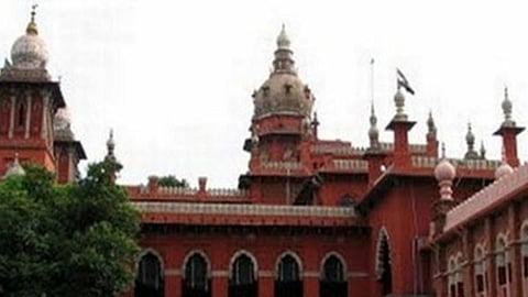 அரசியல் கட்சிகளின் ‘ரோடு ஷோ’ நிகழ்ச்சிகளுக்கு வழிகாட்டு நெறிமுறைகள்: உயா்நீதிமன்றத்தில் மனு