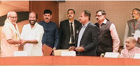 மாநிலங்களவை சுமுகமாக நடைபெற ஒத்துழைக்க வேண்டும்:
எம்.பி.க்களிடம் சி.பி.ராதாகிருஷ்ணன் வேண்டுகோள்