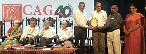 சென்னையில் நடைபெற்ற விழாவில் சிறந்த சேவைக்கான விருது பெற்றாா் தூத்துக்குடியைச் சோ்ந்த நுகா்வோா் குறைதீா் ஆணைய உறுப்பினா் எம்பவா் சங்கா்.