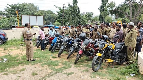 ஒசூரில் ராபிடோ இருசக்கர வாகனங்கள் பறிமுதல்