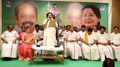 அதிமுக ஆட்சி அமைந்ததும் விவசாயிகள், தொழிலாளா்களுக்கான திட்டங்கள் நிறைவேற்றப்படும்