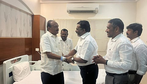 Thol thirumavalavan meets vaiko in hospital