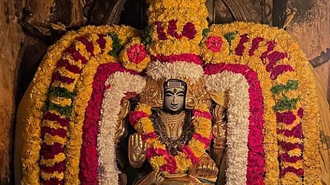 தங்க கவச அலங்காரத்தில் குரு பகவான்