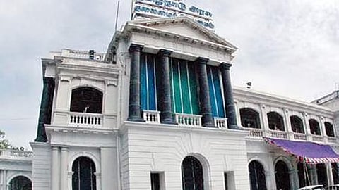 கூட்டுறவு பணியாளா்களுக்கு ஈட்டிய விடுப்பு சலுகை: தமிழக அரசு உத்தரவு