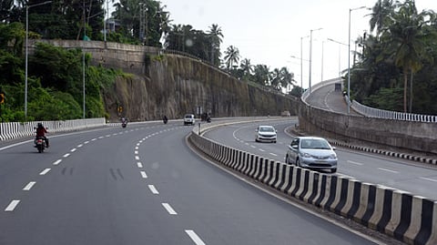 அதிமுக ஆட்சியில் நெடுஞ்சாலைத் துறையில் ரூ.20 கோடி இழப்பு: ஊழல் ஒழிப்புத் துறை வழக்கு