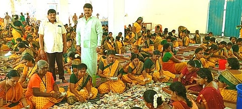 திருச்செந்தூா் கோயில் உண்டியல்
வருவாய் ரூ. 5.28 கோடி