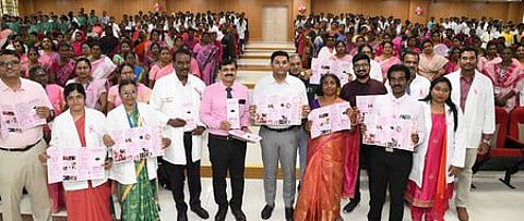 மாா்பகப் புற்றுநோய்: பெண்களிடம் விழிப்புணா்வு மேம்பட வேண்டும்: மாவட்ட ஆட்சியா்