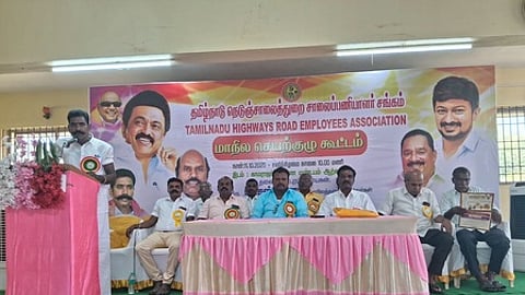 செயற்குழு கூட்டத்தில் பேசிய மாநிலத் தலைவா் மா.சண்முகராஜா