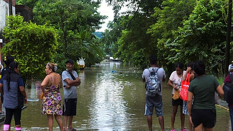 மெக்ஸிகோவில் கனமழை: வெள்ளம், நிலச்சரிவில் சிக்கி 41 போ் உயிரிழப்பு!
