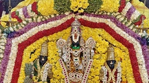 சிறப்பு அலங்காரத்தில் திம்மாம்பேட்டை பிரசன்ன வெங்கடேச பெருமாள்.