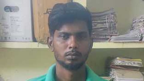 ர. ராஜ்குமாா்