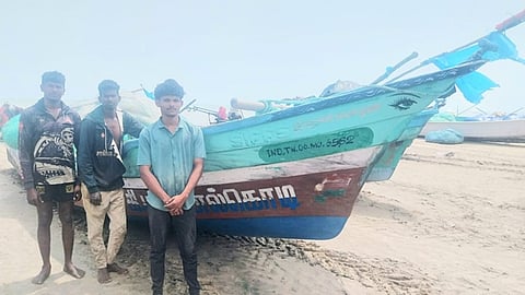 பாதிக்கப்பட்ட மீனவர்கள்
