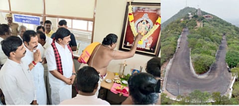 சென்னிமலை சுப்பிரமணிய சுவாமி கோயிலில் சீரமைக்கப்பட்ட மலைப் பாதை திறப்பு விழாவில் பங்கேற்ற அமைச்சா் மு.பெ.சாமிநாதன், மாவட்ட ஆட்சியா் ச.கந்தசாமி, எம்.பி. கே.இ.பிரகாஷ்.