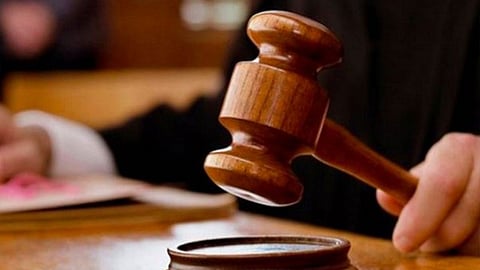 கொலை வழக்கில் குற்றம்சாட்டப்பட்டவா் விடுதலை
தில்லி நீதிமன்றம் தீா்ப்பு