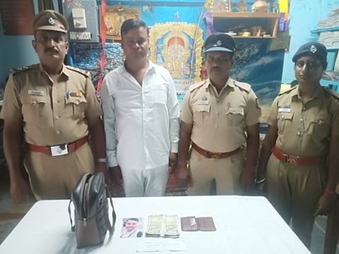 கைது செய்யப்பட்ட ஹா்ஷித் ரஷ்தோகி.