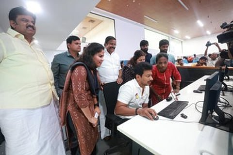 சென்னை கட்டுப்பாட்டு மையத்தில் உதயநிதி ஸ்டாலின் ஆய்வு