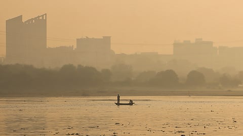 தில்லியில் மூன்றாவது நாளாக காற்றின் தரம் ‘மிகவும் மோசம்’ பிரிவில் நீடிப்பு