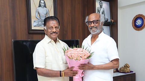 ரஜினிகாந்த்துடன் ஓ.பன்னீர்செல்வம்.
