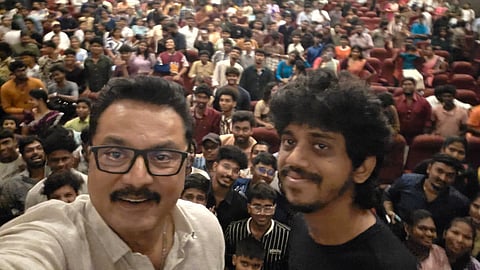 கமலா திரையரங்கில் சரத் குமார்